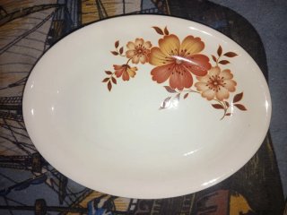 Sopera y bandeja San Claudio porcelana años 70