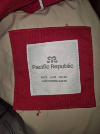 Chaqueta Pull&Bear Roja