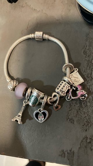Pulsera Pandora con charms