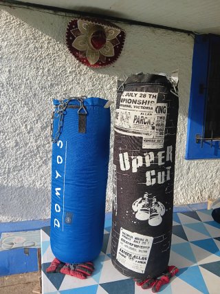 2 Sacos de Boxeo DOMYOS y sin marca