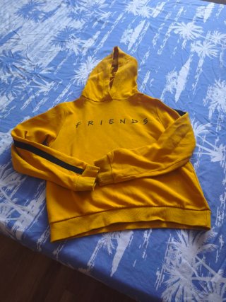 Sudadera amarilla FRIENDS