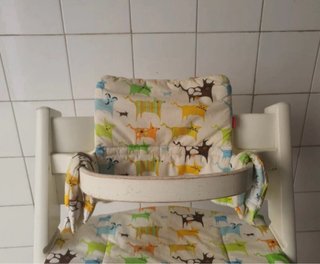 Trona Stokke Blanca con Cojín