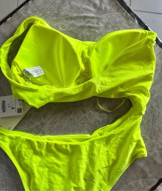 Trikini Bershka Neón Talla L
