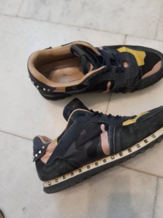 Valentino Sneakers Camuflaje Negro Amarillo