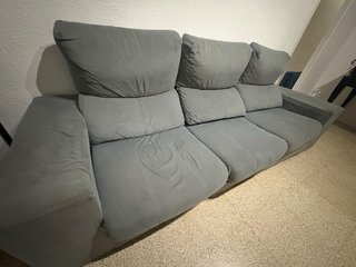 Sofá gris de tela Regalo