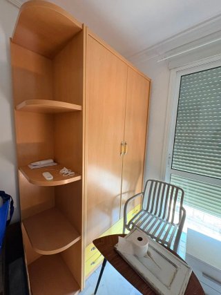 Cama juvenil con cajones y estantes