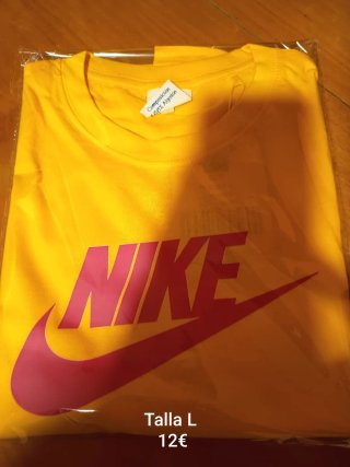 Camiseta Nike Talla M Beige