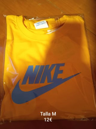 Camiseta Nike Talla M Beige