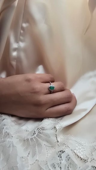 Anillo Platino 950 Esmeralda Zambia y Diamantes