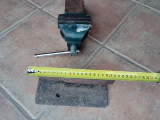 Tornillo de banco y yunque pequeño