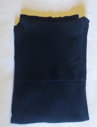 Jersey cuello alto manga corta negro