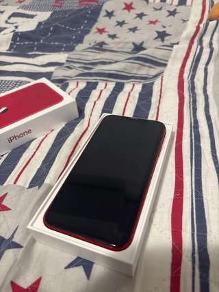 iPhone 11 64GB Rojo ( Precio negociable)