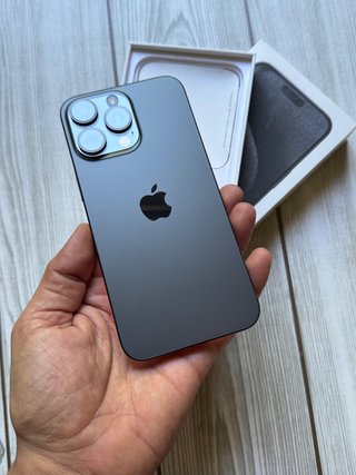 iPhone 15 Pro Max 256Gb igual a nuevo BAT. 88%