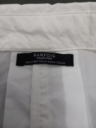Chubasquero blanco Parfois.
