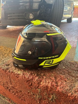 Casco Moto Negro y Amarillo Talla XL
