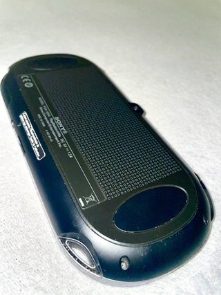 PS Vita Fat PCH-1004 Wi-Fi con Mod