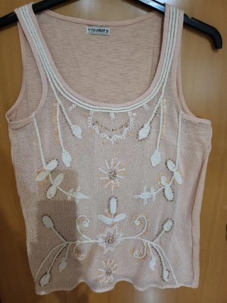 Camiseta tirantes Pull&Bear bordada