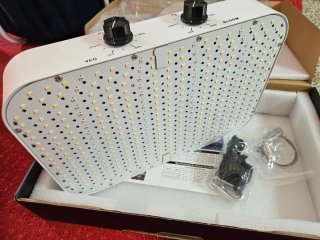 Luz LED Cultivo 120W Nueva