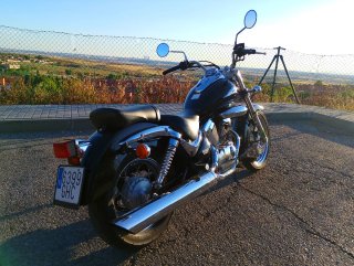 Suzuki Intruder 250 Cruiser Negra