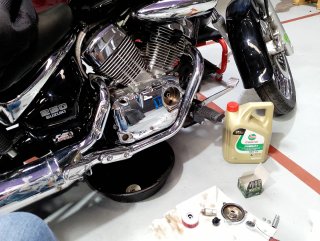Suzuki Intruder 250 Cruiser Negra