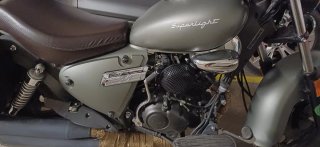 Moto Cruiser Negra y Gris