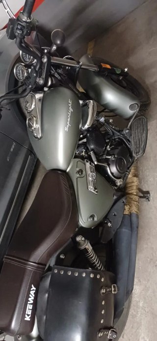 Moto Cruiser Negra y Gris