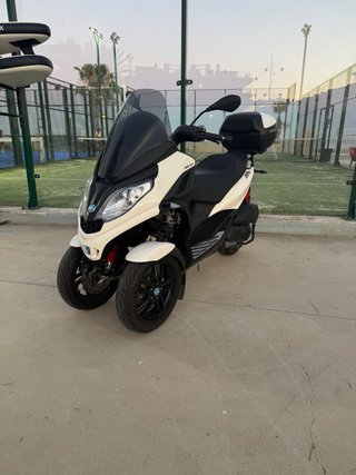 Piaggio MP3 300 Sport