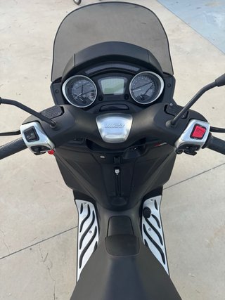 Piaggio MP3 300 Sport