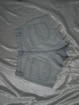 Shorts Vaqueros Tiro Alto con detalles rotos