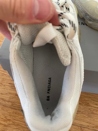 Balenciaga Triple S Beige Blanco Talla 36