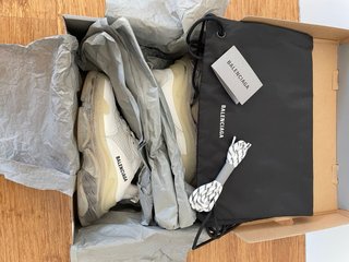 Balenciaga Triple S Beige Blanco Talla 36