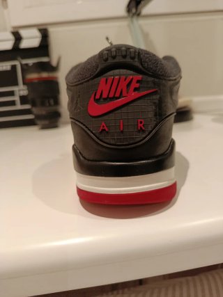 Nike Jordan Negras y Rojas Poco Uso