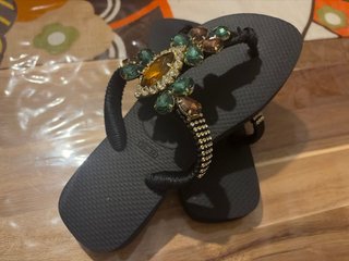 Chanclas Havaianas negras adornadas T35-36