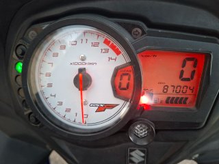 Suzuki GSX 650 F Azul y Blanca