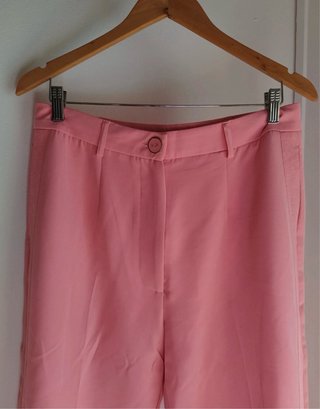 Traje Guess rosa nuevo con etiqueta