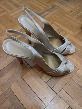 Sandalias tacón Gloria Ortiz beige/dorado vero cou