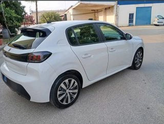 Peugeot 208 2022