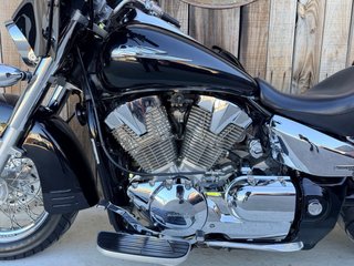 Honda VTX1300 Cruiser Negra