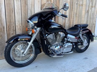 Honda VTX1300 Cruiser Negra