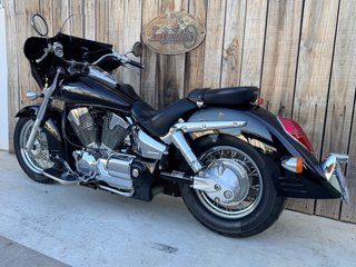 Honda VTX1300 Cruiser Negra