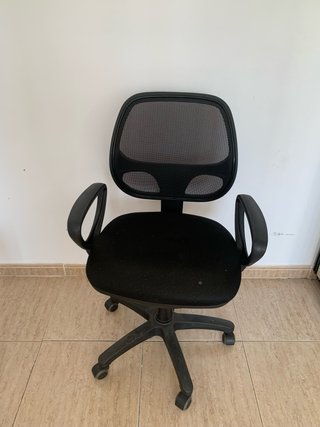 Silla de oficina negra
