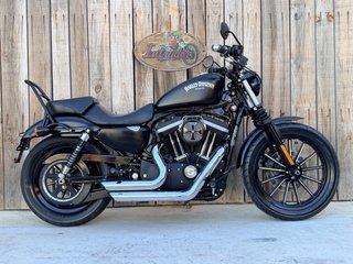 Harley Davidson XL883 Iron Negra