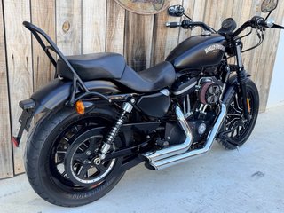 Harley Davidson XL883 Iron Negra