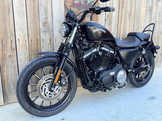 Harley Davidson XL883 Iron Negra