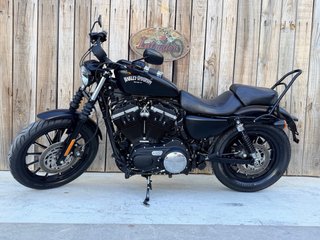 Harley Davidson XL883 Iron Negra
