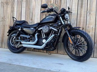 Harley Davidson XL883 Iron Negra