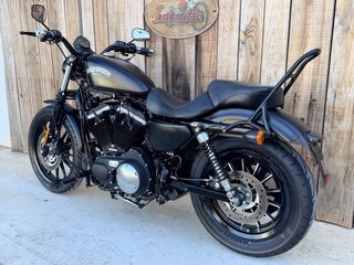 Harley Davidson XL883 Iron Negra