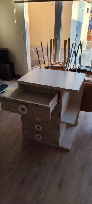 Mueble cajonera blanco y madera