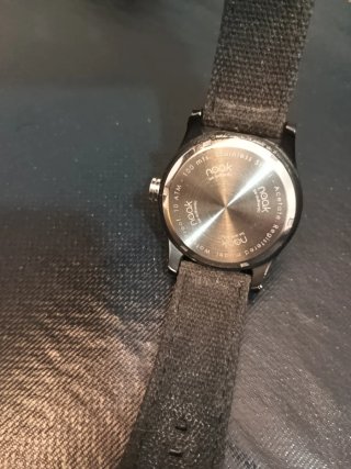Reloj Naak Negro Minimalista Unisex