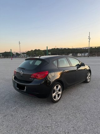 Opel Astra 2011 1.3